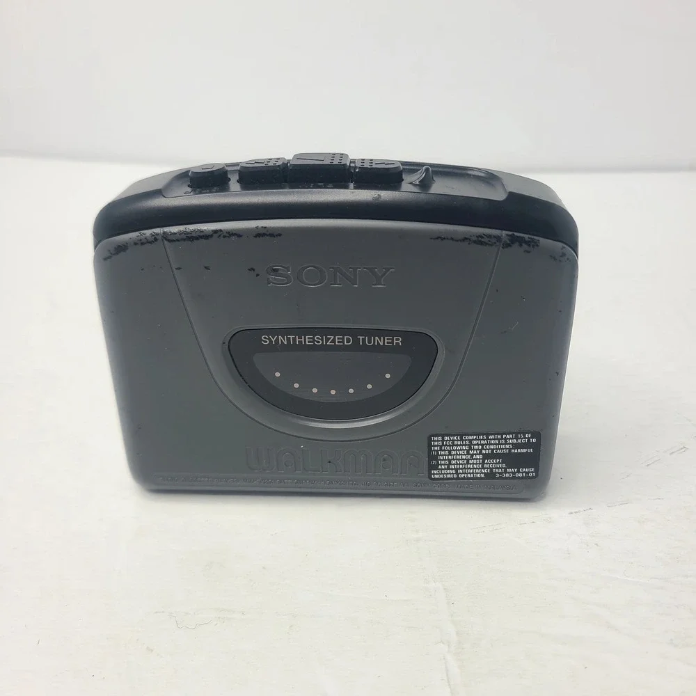 Lot Of 2 Walkman Sony Cassette Players Sports SXF 39 & Walkman WM FX251 READ